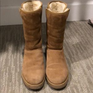 Ugg Amie Classic Slim Water resistant short boot
